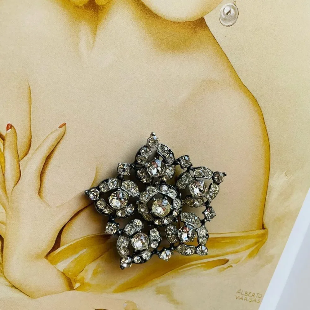 ♥️ Large ❄️ snowflake rhinestone brooch, true vintage antique Art Deco 1940s